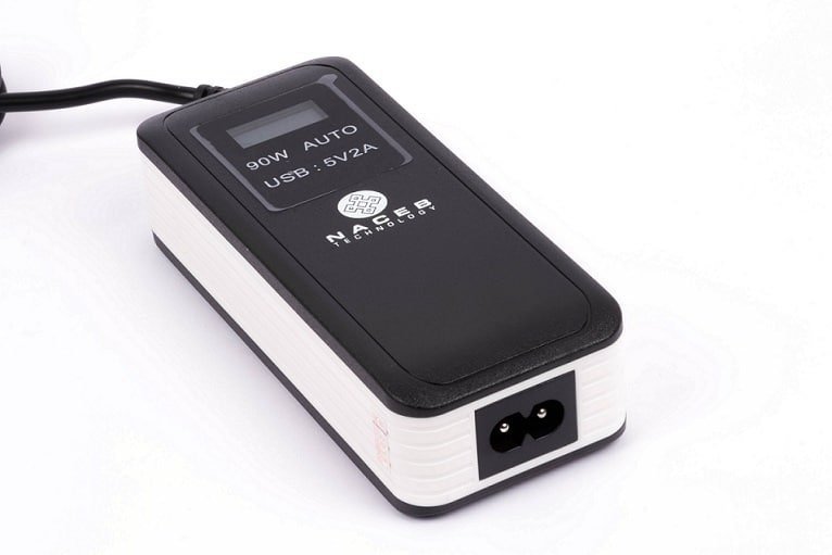 ADAPTADOR NACEB (NA-013) UNIVERSAL P/LAPTOP, 9 PUNTAS INTERCAMBIABLES, 90W - Imagen 2